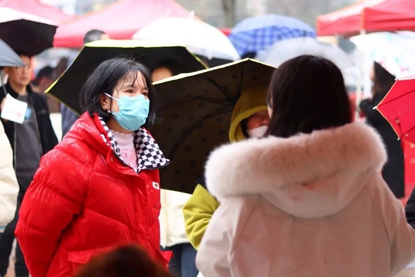 人氣火爆!節(jié)后武侯區(qū)首場(chǎng)大型現(xiàn)場(chǎng)招聘活動(dòng)圓滿(mǎn)舉辦! 第8張 人氣火爆!節(jié)后武侯區(qū)首場(chǎng)大型現(xiàn)場(chǎng)招聘活動(dòng)圓滿(mǎn)舉辦! 第8張